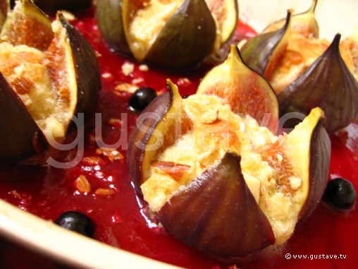 Figues aux amandes et au coulis de framboise