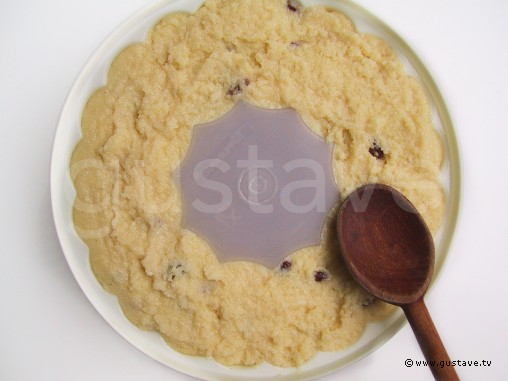 Préparation Gâteau de semoule aux raisins secs - étape 9