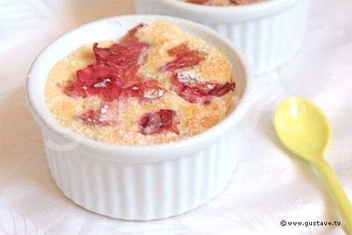 Petits clafoutis à la rhubarbe