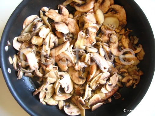 Préparation Poêlée de champignons persillés - étape 4