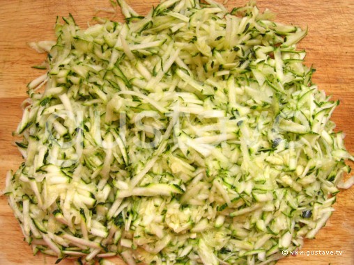 Préparation Quiche aux courgettes de Léontine - étape 3