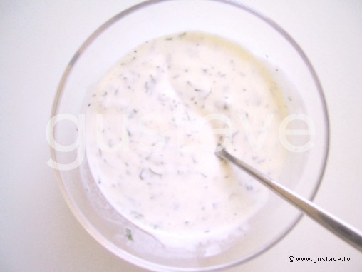 Préparation Salade de concombre au yaourt - étape 6