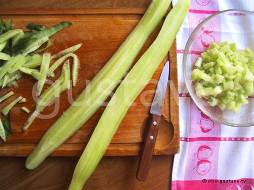 Préparation Salade grecque - étape 1