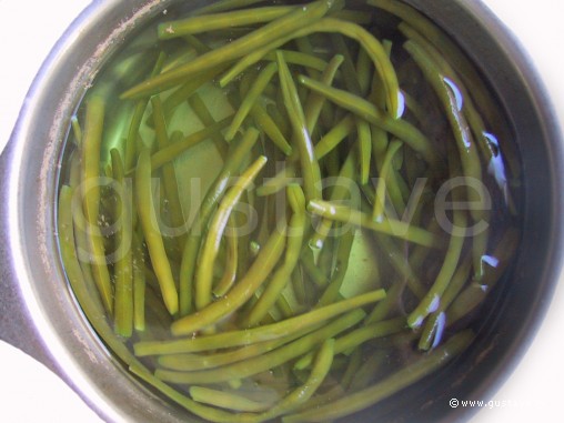 Préparation Salade de haricots verts aux petits oignons - étape 2