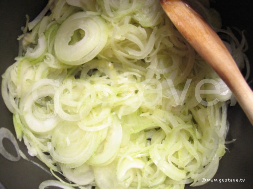 Préparation Soupe à l'oignon gratinée - étape 2