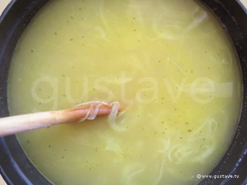 Préparation Soupe à l'oignon gratinée - étape 4