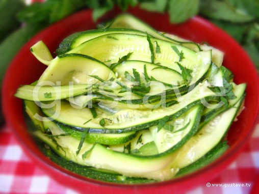 Tagliatelles de courgettes à la menthe, la recette - Gustave