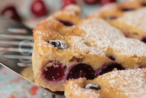 Tarte amandine aux cerises et à la cardamome