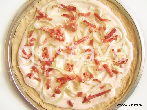 Préparation Tarte flambée (Flammenkueche) - étape 5