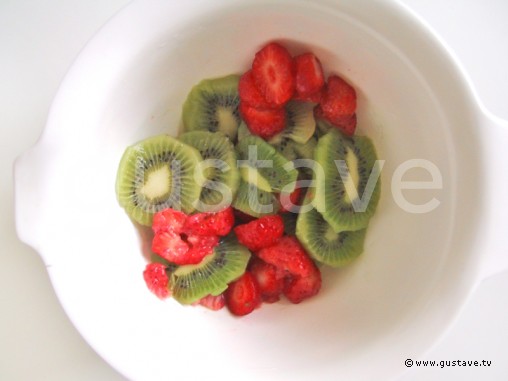 Préparation Tiramisu fraises kiwis amandes - étape 1