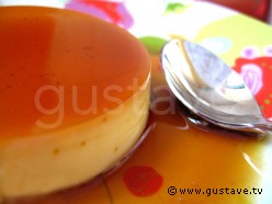 Crème caramel renversée