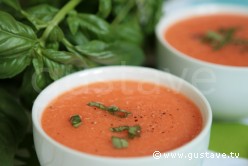 Soupe fraîche de melon au Banyuls et au basilic