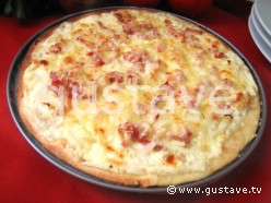 Tarte flambée (Flammenkueche) gratinée